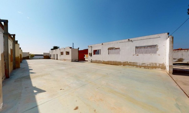 Venta - Casa de pueblo -
Albatera