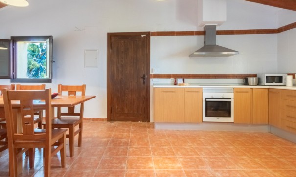 Sprzedaż - Willa wolnostojąca -
Ibi