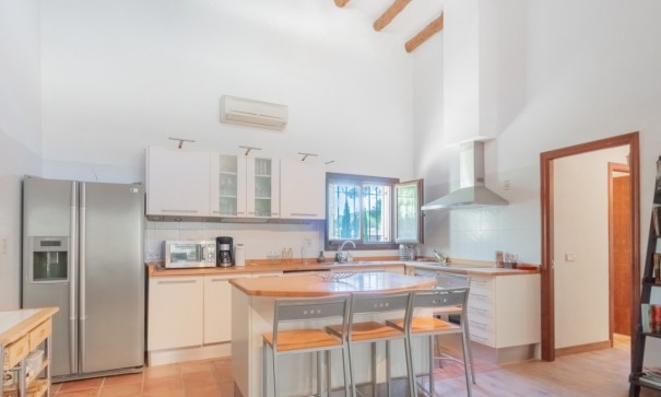 Sprzedaż - Willa wolnostojąca -
Ibi