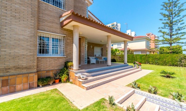 Sale - Detached Villa -
Torrevieja - La veleta