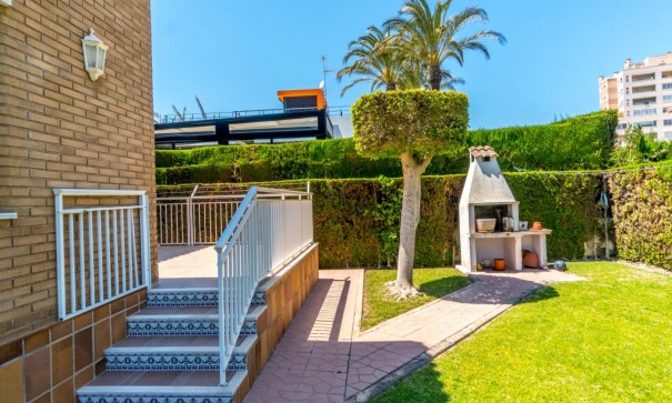 Sale - Detached Villa -
Torrevieja - La veleta