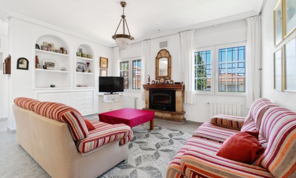 Sale - Detached Villa -
Torrevieja - La veleta