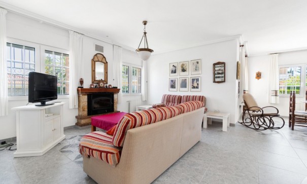 Sale - Detached Villa -
Torrevieja - La veleta