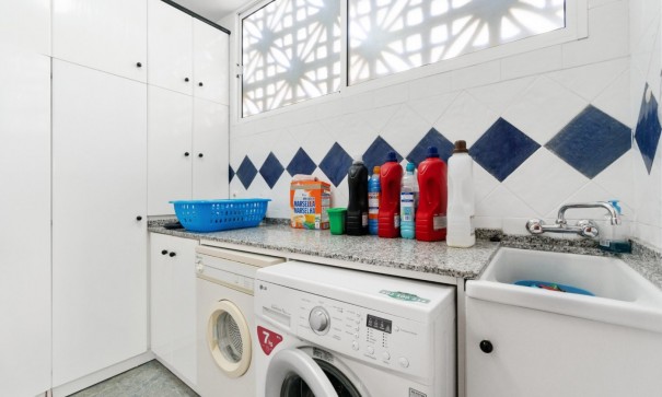 Sale - Detached Villa -
Torrevieja - La veleta