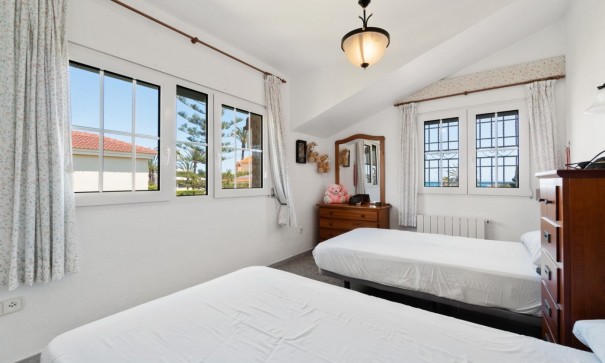 Sale - Detached Villa -
Torrevieja - La veleta