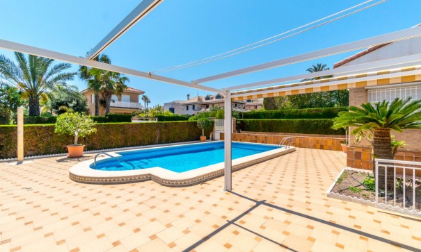 Sale - Detached Villa -
Torrevieja - La veleta