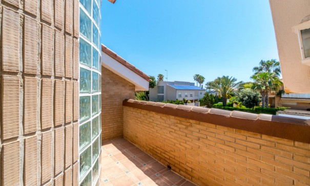 Sale - Detached Villa -
Torrevieja - La veleta