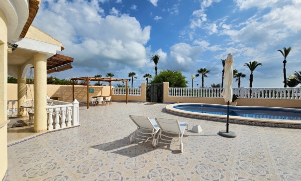 Sale - Detached Villa -
Los Urrutias - ESTRELLA DE MAR