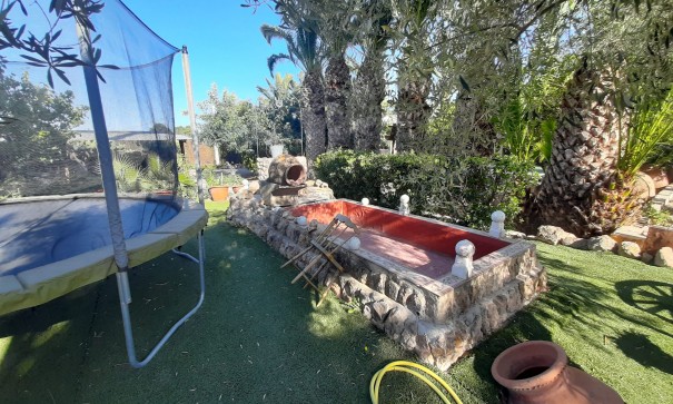 Resale - Freistehende Villa -
Orihuela