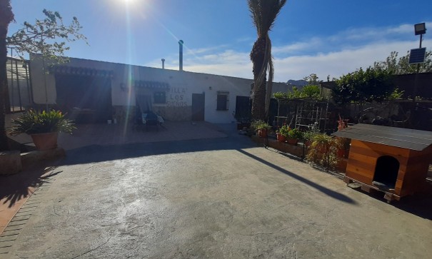 Resale - Freistehende Villa -
Orihuela