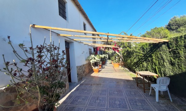 Resale - Freistehende Villa -
Orihuela