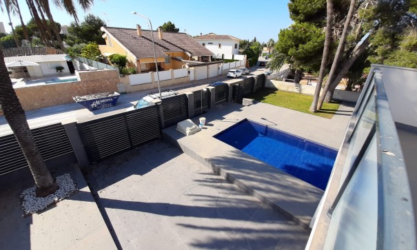 Revente - Villa Individuelle -
Orihuela Costa