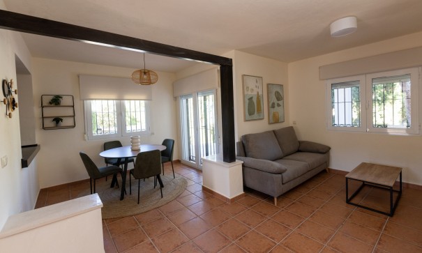 Återförsäljning - Villa i parhus -
Murcia