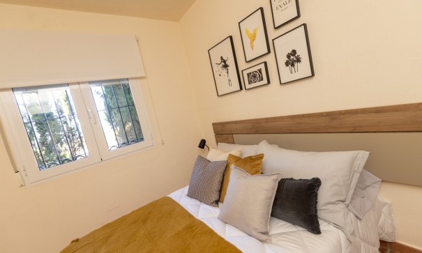 Återförsäljning - Villa i parhus -
Murcia