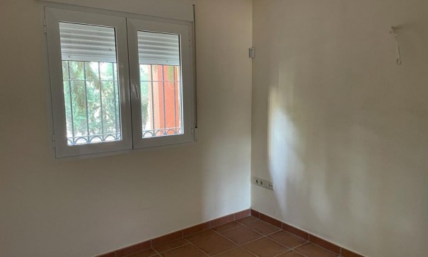 Sprzedaż - Willa w zabudowie bliźniaczej -
Murcia