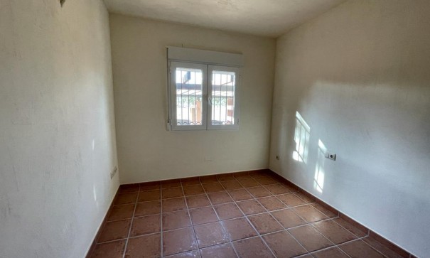 Sprzedaż - Willa w zabudowie bliźniaczej -
Murcia