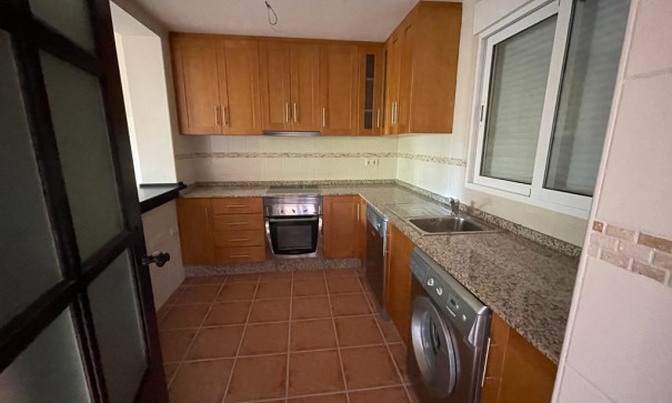 Sprzedaż - Willa w zabudowie bliźniaczej -
Murcia