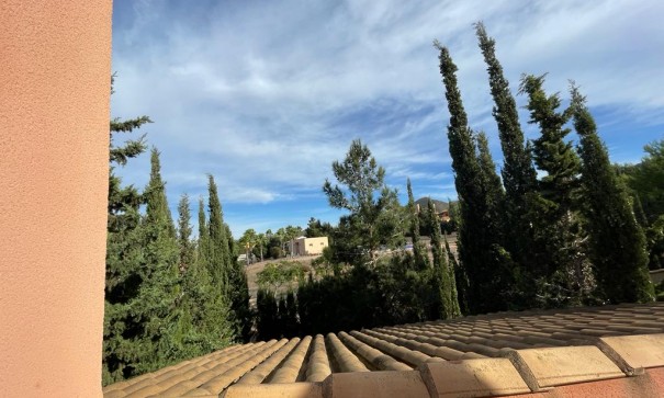 Sprzedaż - Willa w zabudowie bliźniaczej -
Murcia