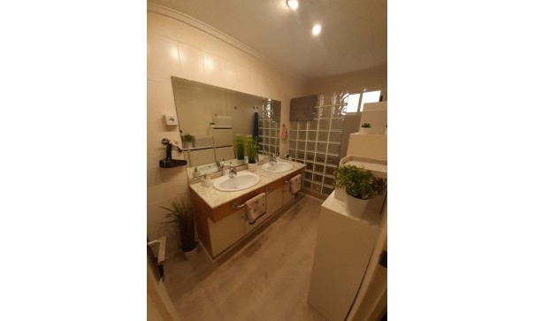 Sprzedaż - Apartament mieszkanie -
Torrevieja