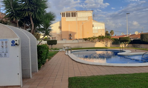 Resale - Wohnung Appartement -
Torrevieja