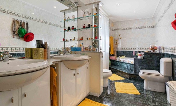 Återförsäljning - Fristående villa -
Cabo Roig - MUY CERCA DE LA PLAYA