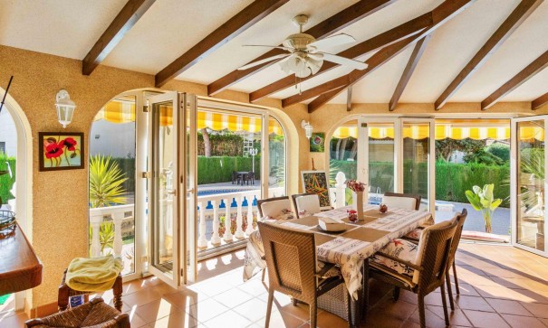 Återförsäljning - Fristående villa -
Cabo Roig - MUY CERCA DE LA PLAYA