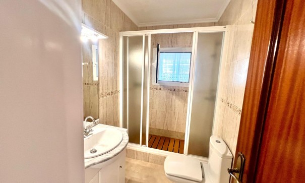 Videresalg - Lejlighed lejlighed -
Torrevieja - Playa de los Naufragos