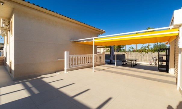 Återförsäljning - Fristående villa -
Benijofar