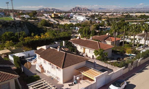 Återförsäljning - Fristående villa -
Benijofar