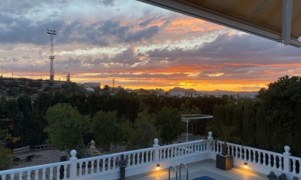 Återförsäljning - Fristående villa -
Benijofar