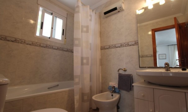 Herverkoop - Vrijstaande Villa -
Villamartín