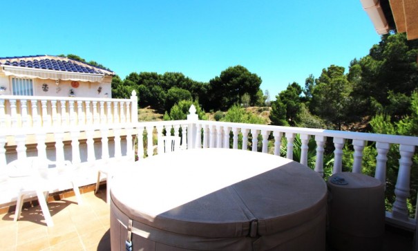 Herverkoop - Vrijstaande Villa -
Villamartín