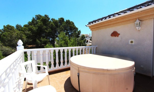 Herverkoop - Vrijstaande Villa -
Villamartín