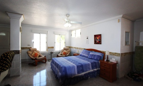 Herverkoop - Vrijstaande Villa -
Villamartín