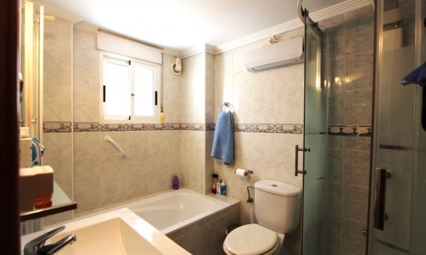 Herverkoop - Vrijstaande Villa -
Villamartín