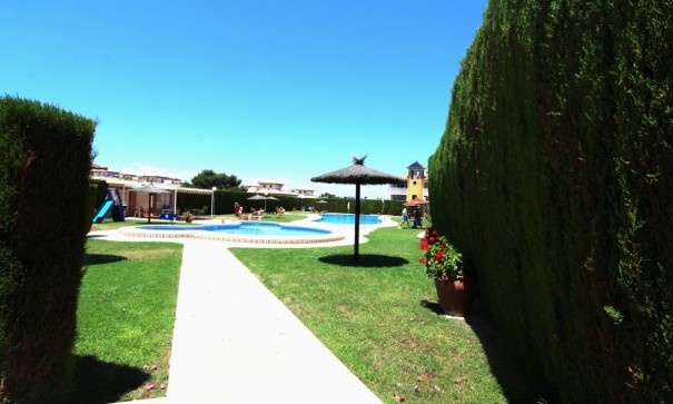 Herverkoop - Vrijstaande Villa -
Villamartín