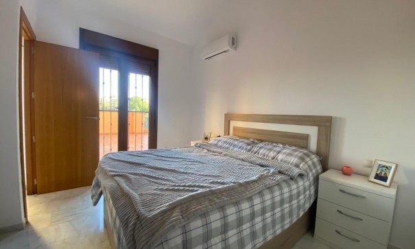 Videresalg - Byhus -
Algorfa - Algorfa (La Finca Golf)