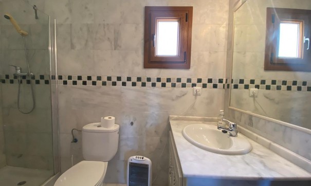 Videresalg - Byhus -
Algorfa - Algorfa (La Finca Golf)