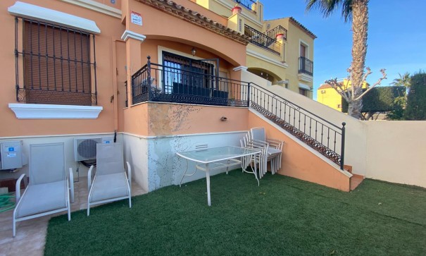 Videresalg - Byhus -
Algorfa - Algorfa (La Finca Golf)