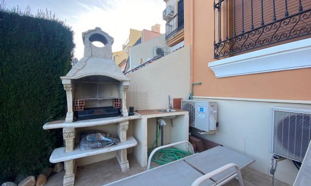 Videresalg - Byhus -
Algorfa - Algorfa (La Finca Golf)