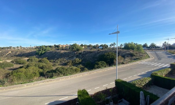 Videresalg - Byhus -
Algorfa - Algorfa (La Finca Golf)