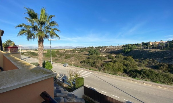 Videresalg - Byhus -
Algorfa - Algorfa (La Finca Golf)