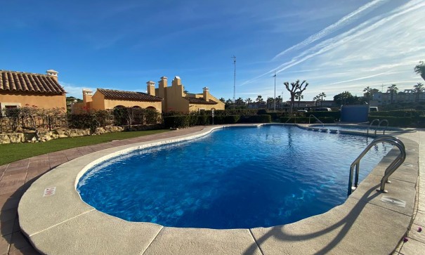 Videresalg - Byhus -
Algorfa - Algorfa (La Finca Golf)