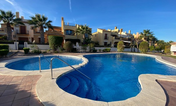 Videresalg - Byhus -
Algorfa - Algorfa (La Finca Golf)