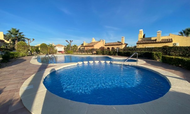 Videresalg - Byhus -
Algorfa - Algorfa (La Finca Golf)