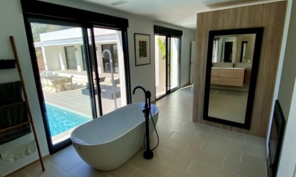 Revente - Villa Individuelle -
Hondón de las Nieves