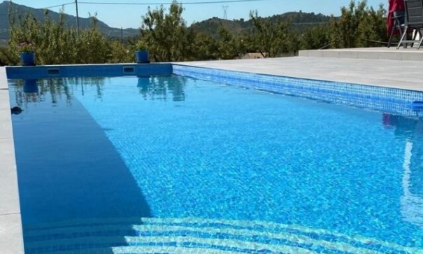 Resale - Freistehende Villa -
Hondón de las Nieves