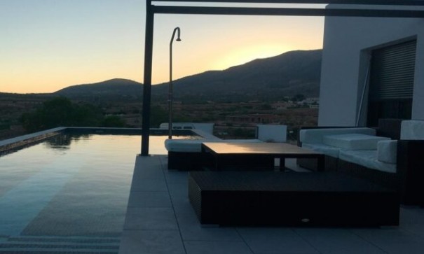 Resale - Freistehende Villa -
Hondón de las Nieves