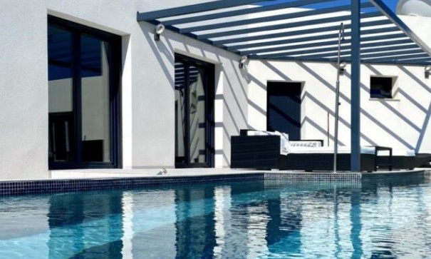 Resale - Freistehende Villa -
Hondón de las Nieves