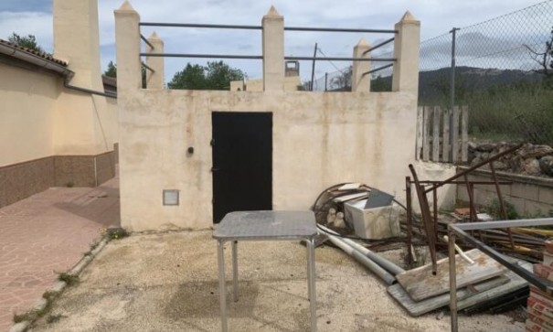 Venta - Chalet Independiente -
Pinoso